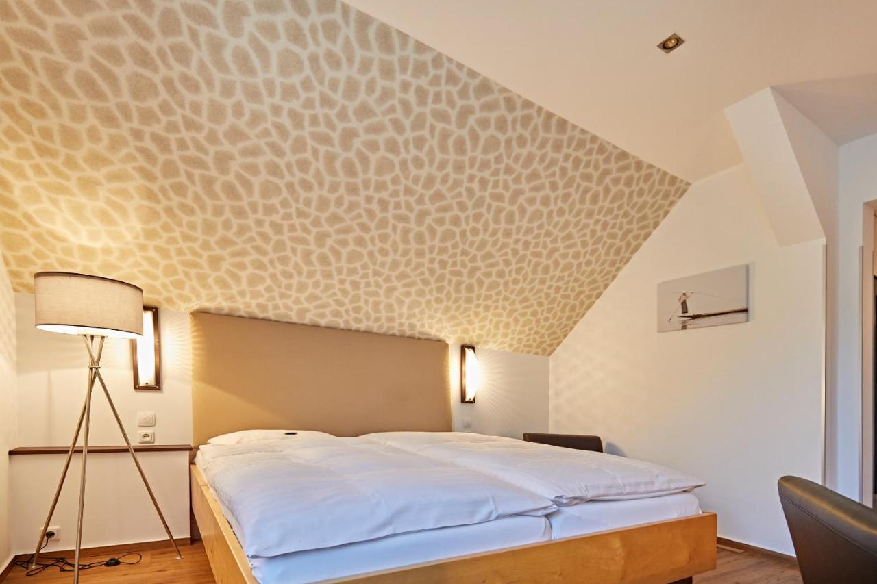 Hotel Zur Wartburg Rheda-Wiedenbrueck Bagian luar foto