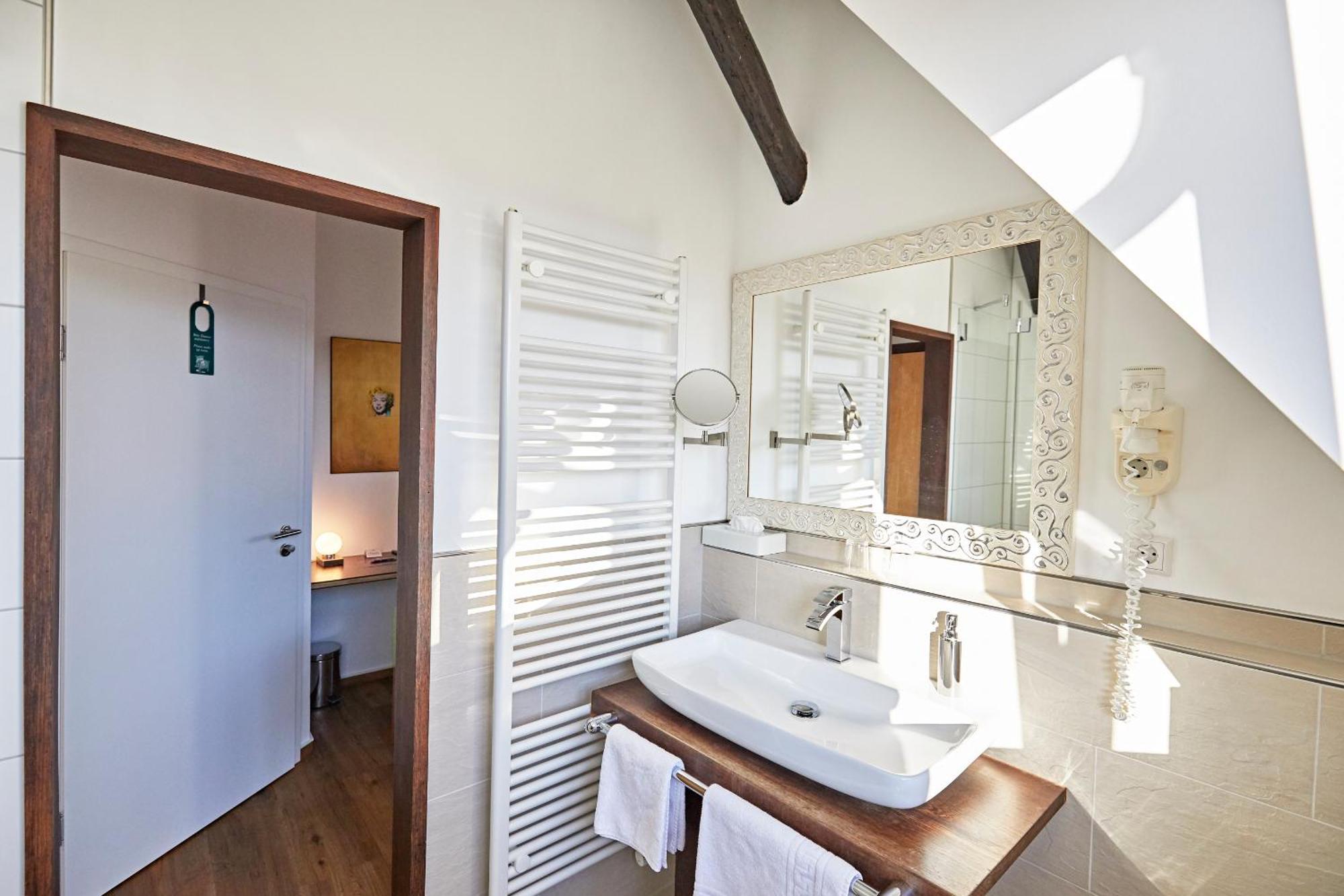 Hotel Zur Wartburg Rheda-Wiedenbrueck Bagian luar foto