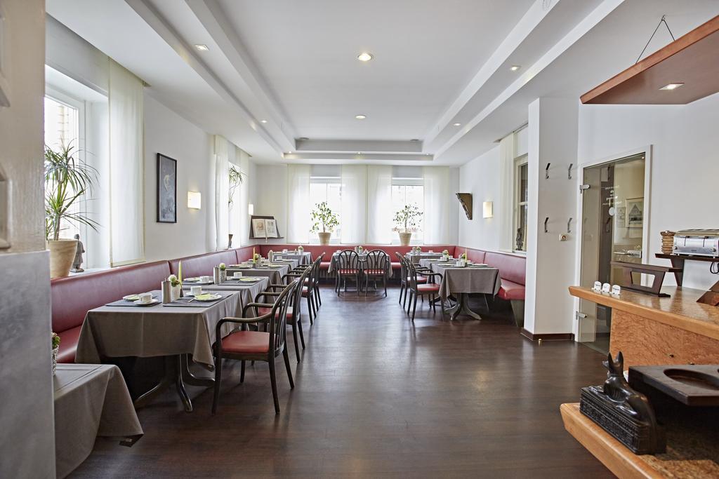 Hotel Zur Wartburg Rheda-Wiedenbrueck Bagian luar foto