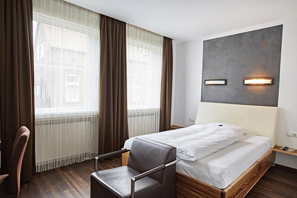Hotel Zur Wartburg Rheda-Wiedenbrueck Bagian luar foto