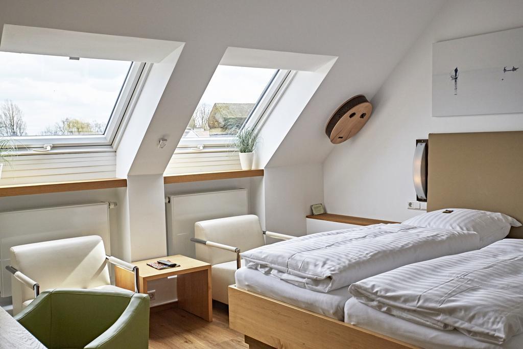 Hotel Zur Wartburg Rheda-Wiedenbrueck Bagian luar foto