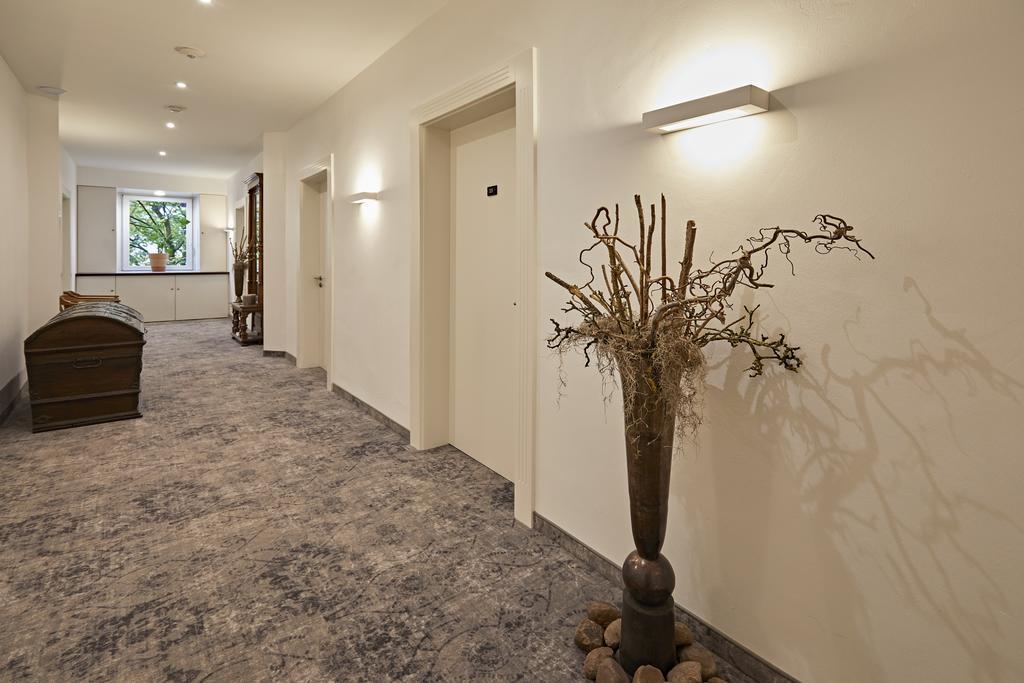 Hotel Zur Wartburg Rheda-Wiedenbrueck Bagian luar foto